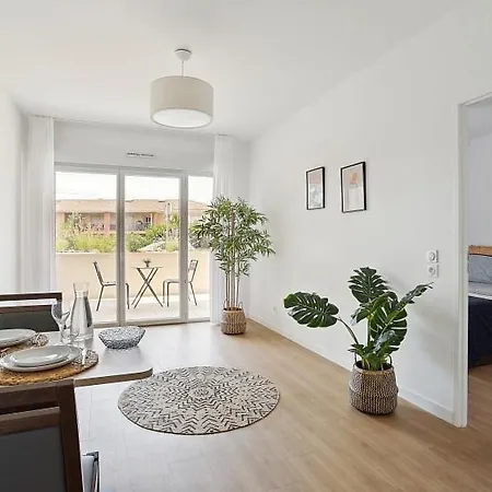 De Les Mimosas Apartment